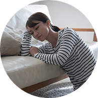 生理中の頭痛がつらい！片頭痛と生理の関係